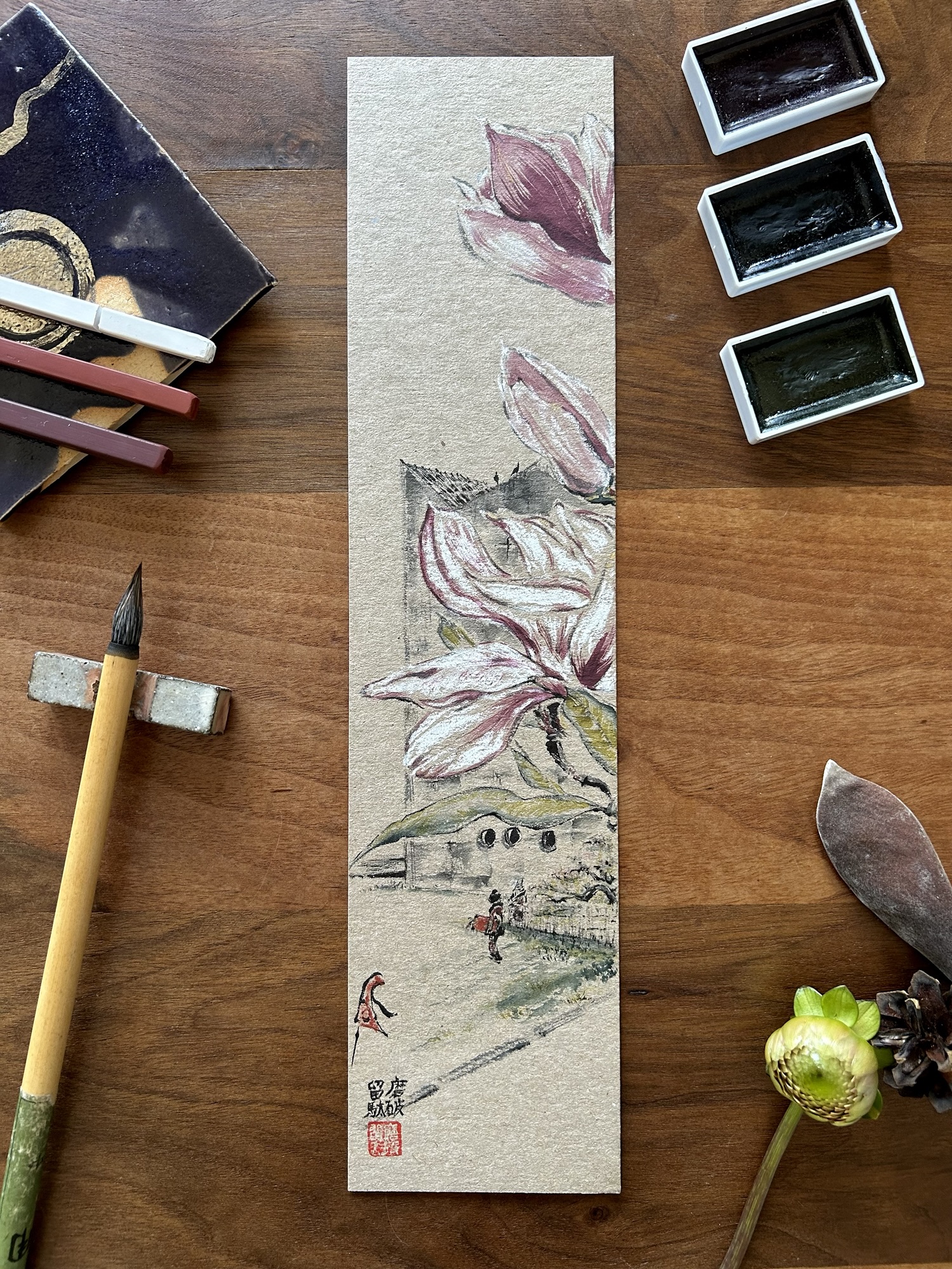 The magnolia tree spell. On mixing artist worlds.